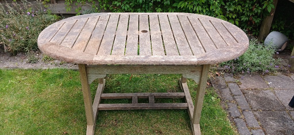 Hard houten tuintafel. Ovaal, Ophalen, Gebruikt, Ovaal, Hout