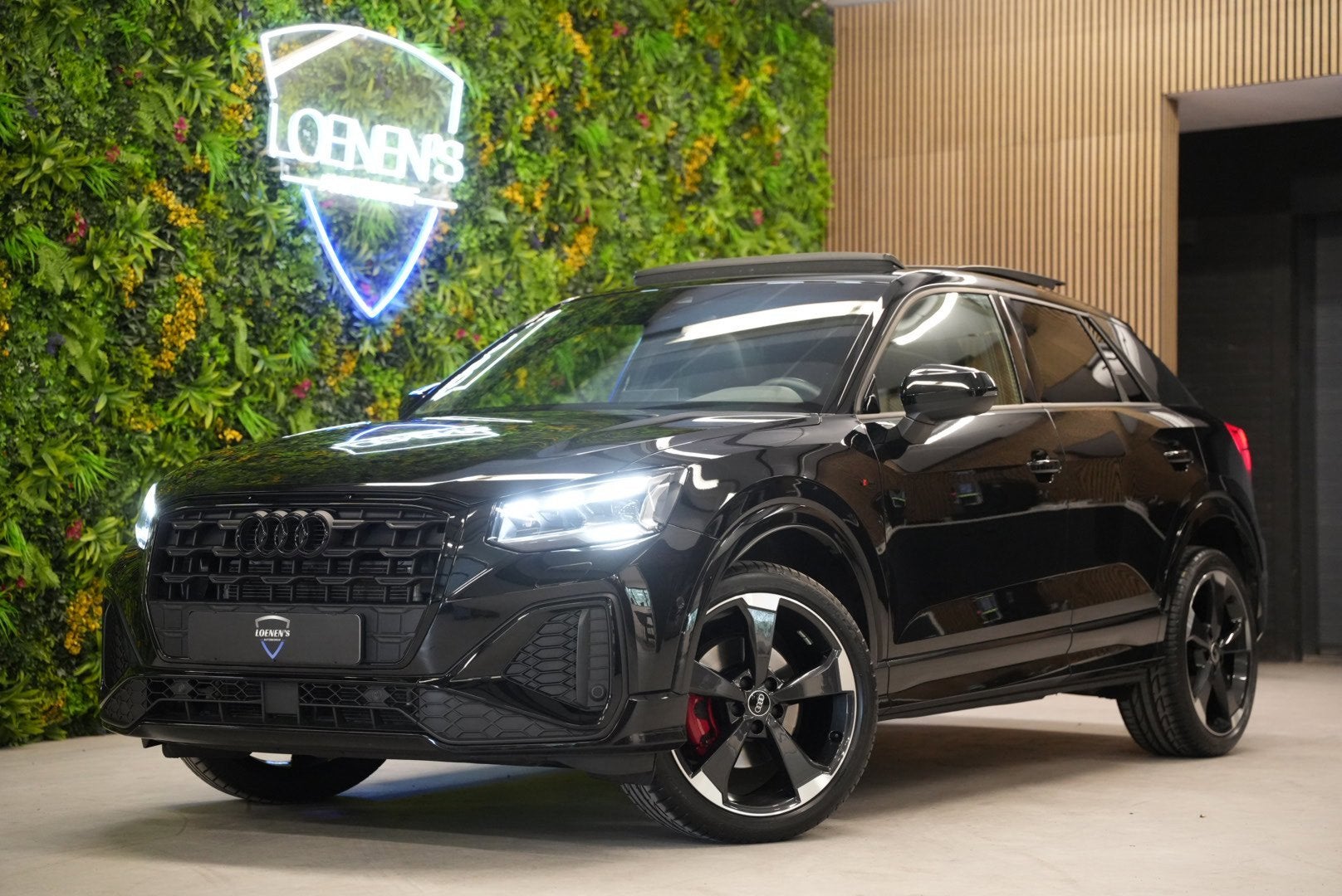 Audi Q2 35 TFSI S Edition / Pano / Camera / Sonos, Auto's, Dealer onderhouden, 4 cilinders, 150 pk, Zwart
