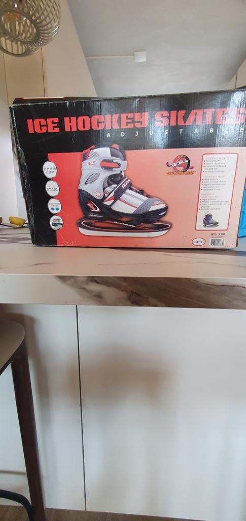 IJshockey schaatsen met helm en bescherming - complete set, Sport en Fitness, IJshockey, Ophalen, Gebruikt, Schaatsen