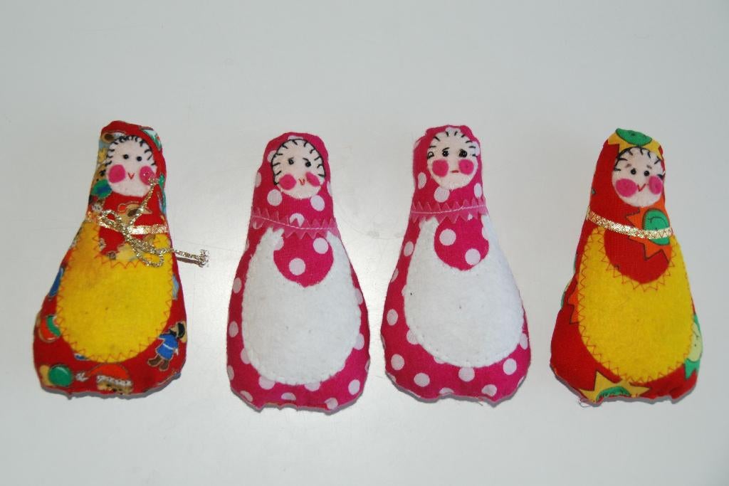 4 Stoffen poppetjes Babouska / Baboesjka stijl, Verzenden