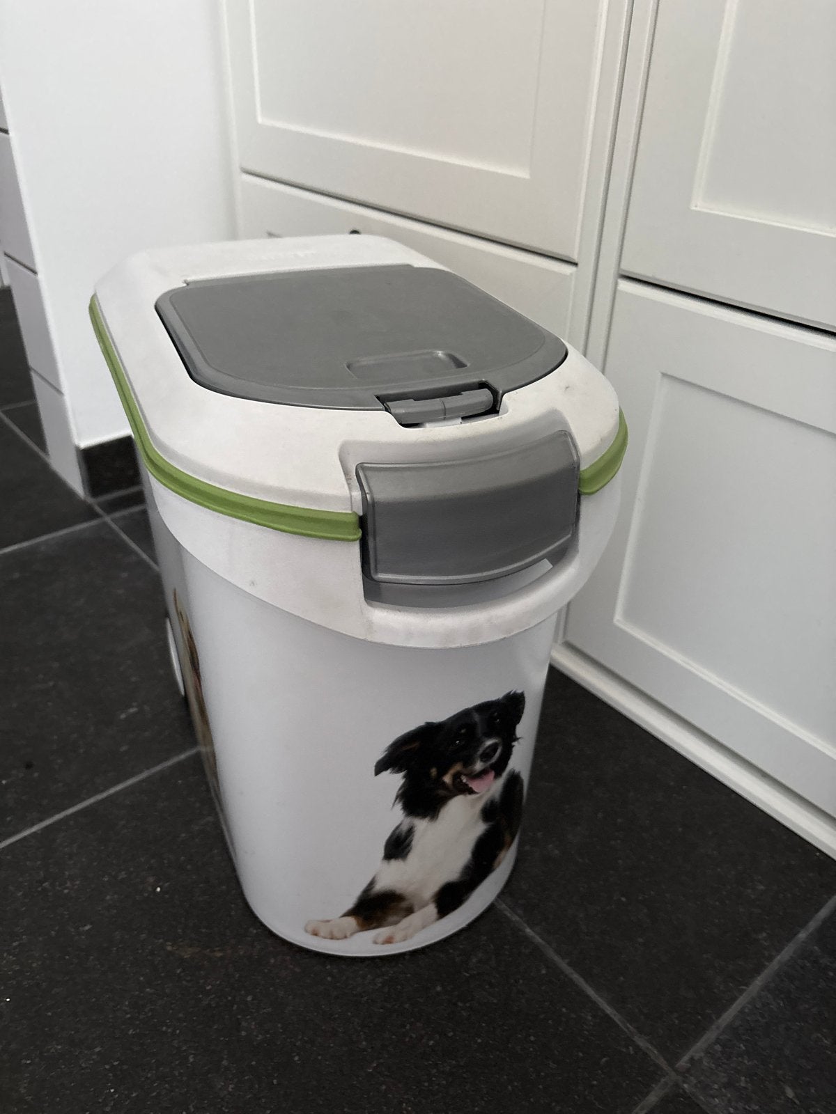 Curver voercontainer brokken, Ophalen, Hond