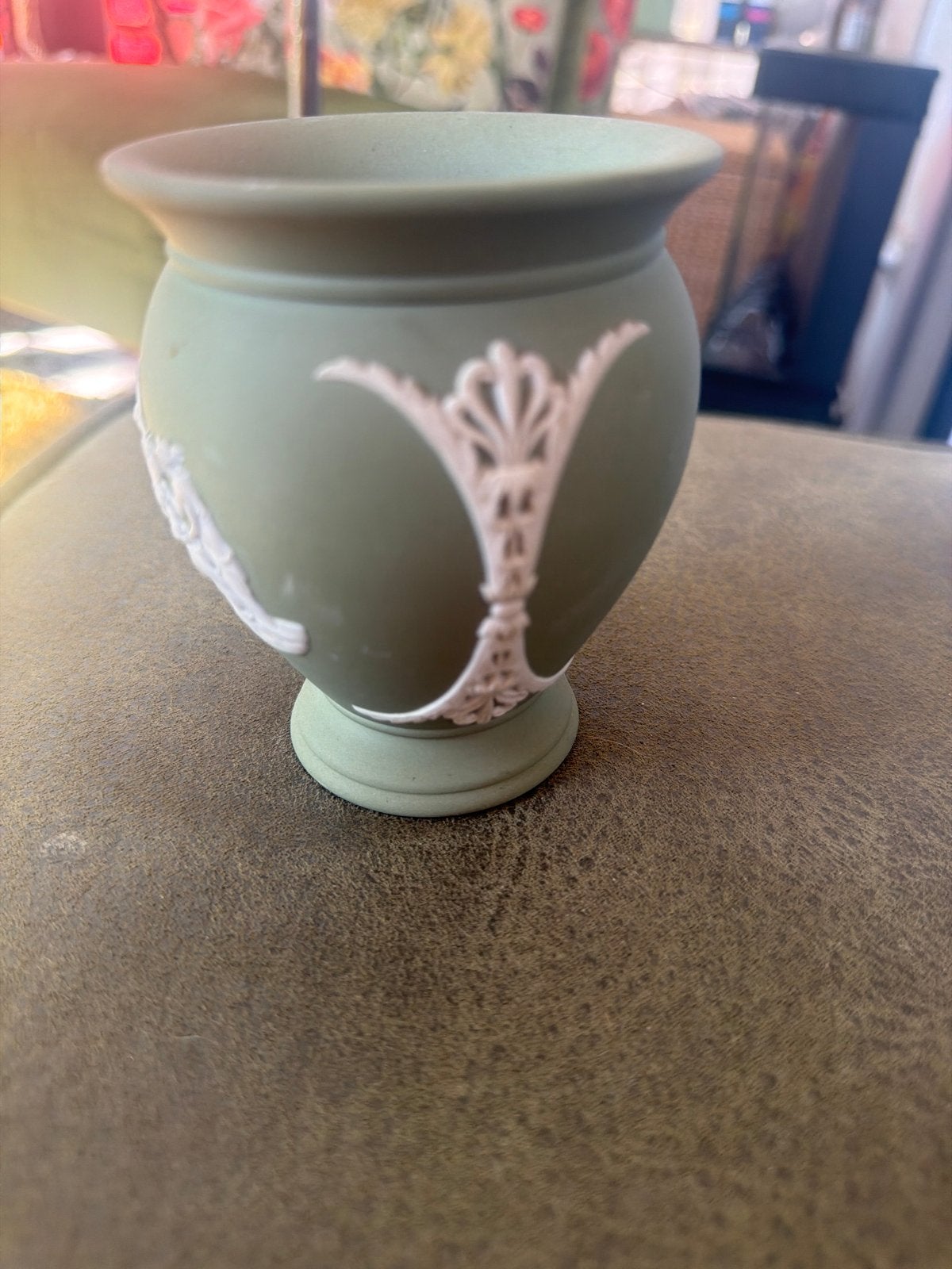 Klein Wedgwood Jasperware vaasje - Saliegroen, Ophalen
