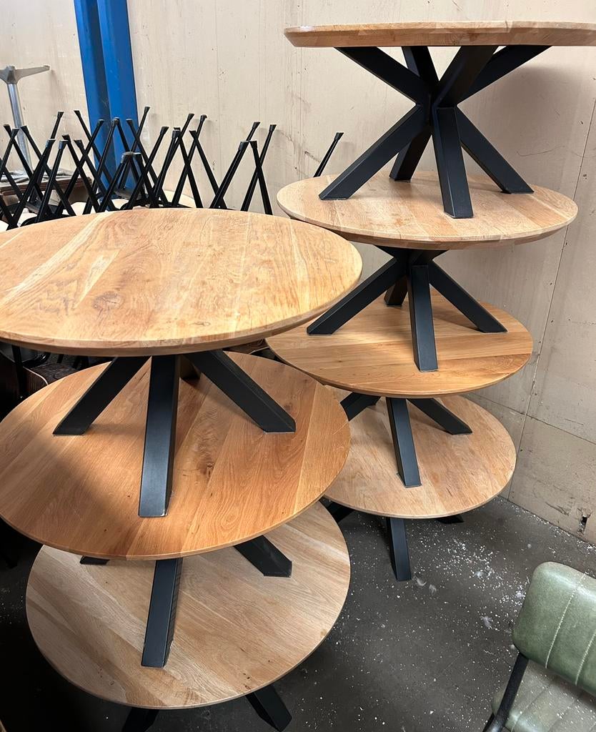 Massieve Eiken Tafels met Metalen Onderstel – Voorraad, Zakelijke goederen, Horeca | Meubilair en Inrichting, Ophalen, Gebruikt
