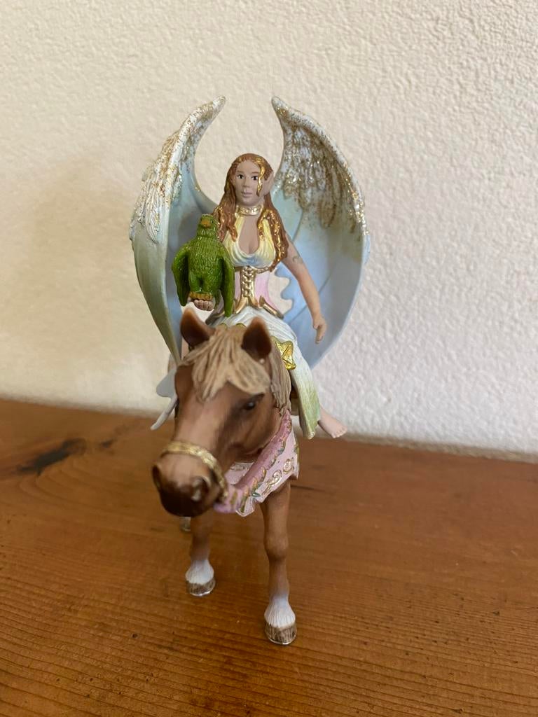 Schleich Surah elf te paard, Verzamelen, Poppetjes en Figuurtjes, Zo goed als nieuw, Ophalen of Verzenden