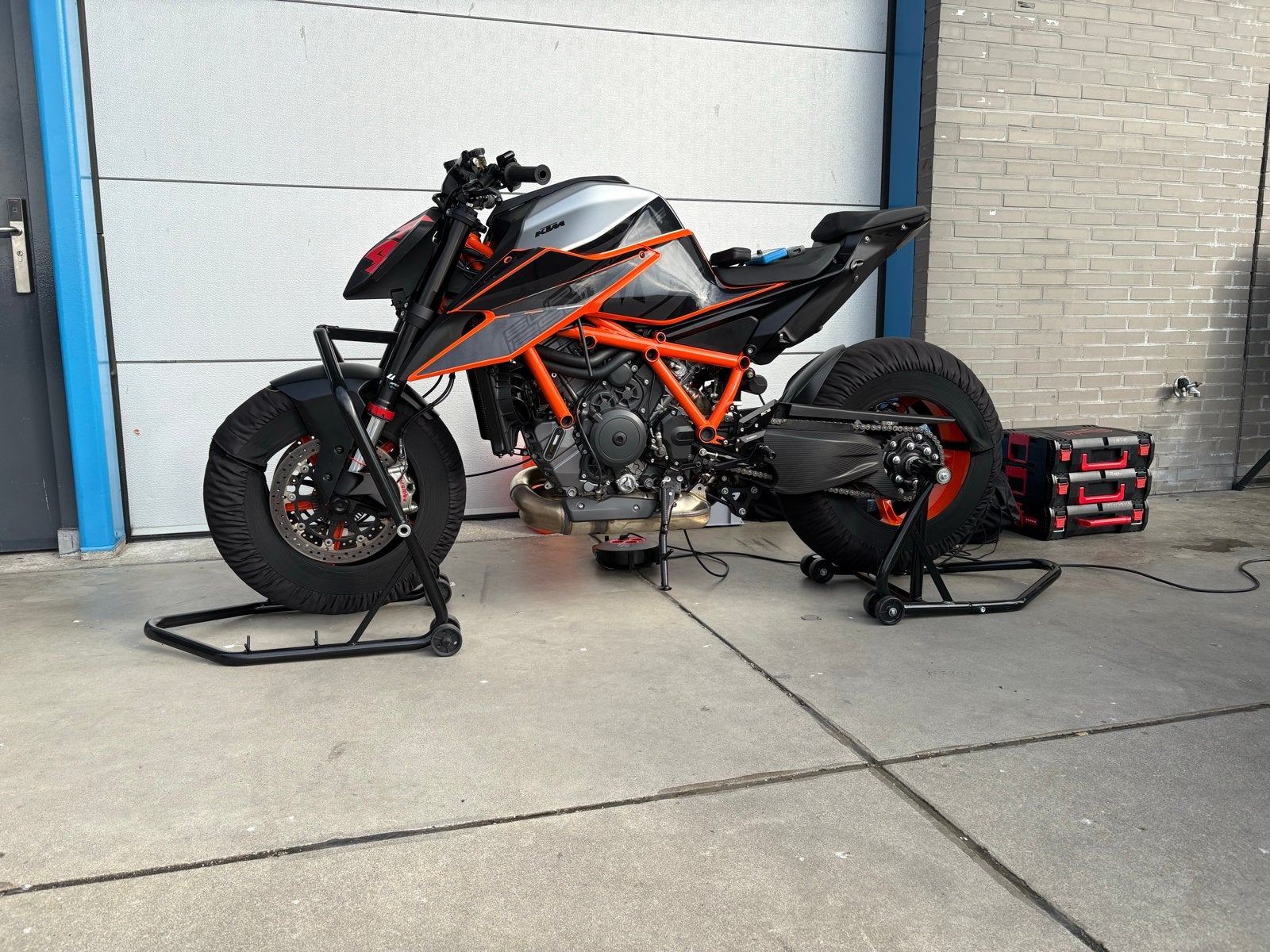 KTM 1290 Super Duke R Trackbike - 2021 - Lage KM, Motoren, 2 cilinders, Occasion, Motorrijbewijs A, Particulier