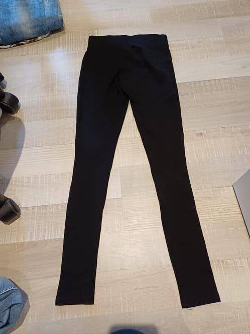 Zwarte broek xs amisu, Kleding | Dames, Broeken en Pantalons, Verzenden, Zwart, Zo goed als nieuw, Maat 34 (XS) of kleiner