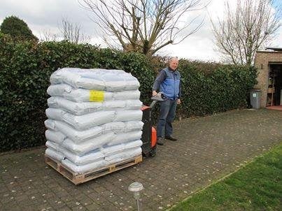 koivoer met astaxanthine 28€ voor 15 Liter., Karper of Koi