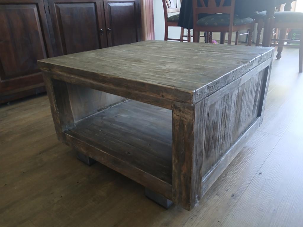 Robuuste houten salontafel met opbergruimte, Ophalen, Gebruikt, 50 tot 100 cm, Vierkant