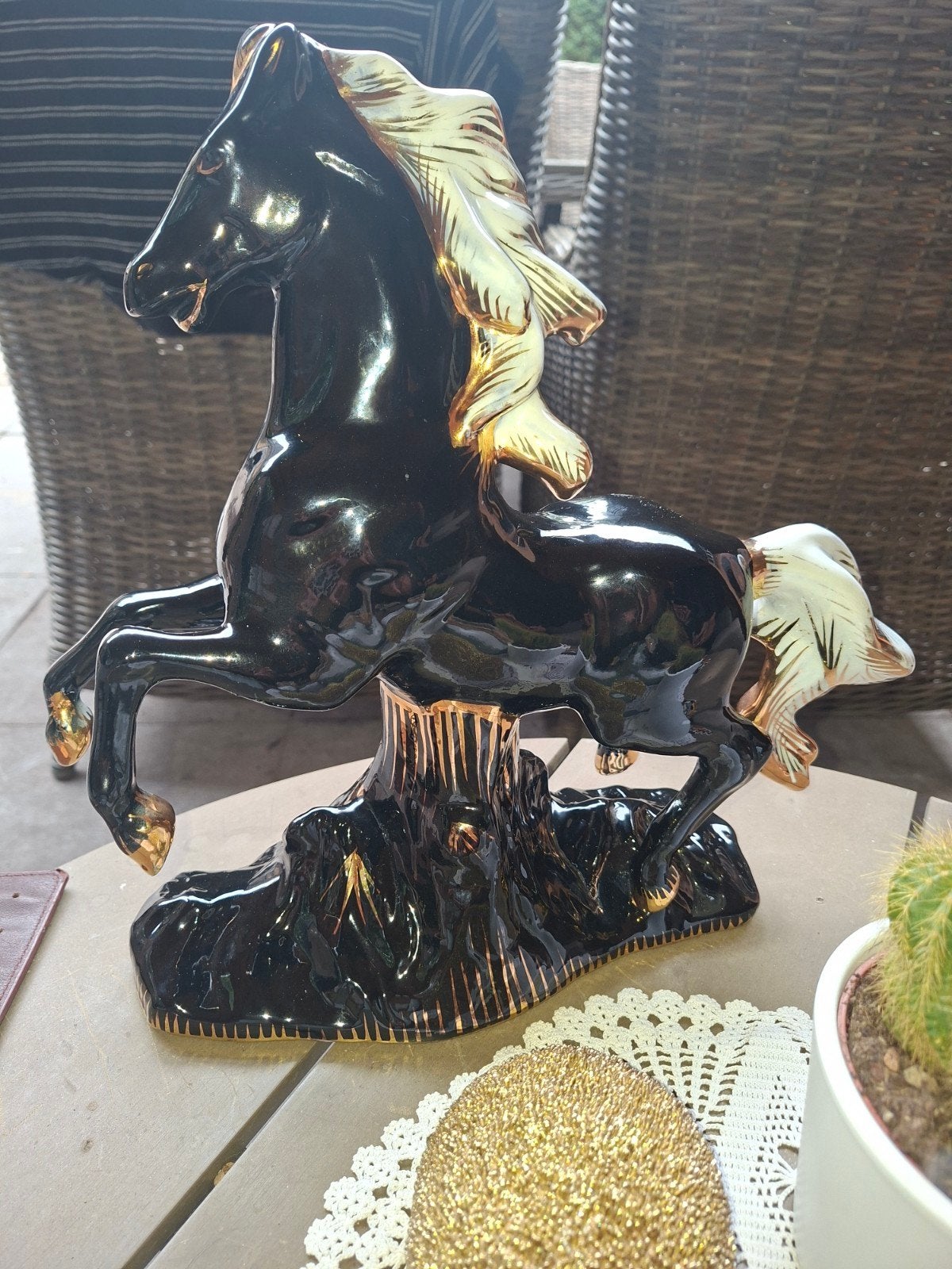 Prachtig Zwart en Goud Keramisch Paard Beeld, Antiek en Kunst, Ophalen