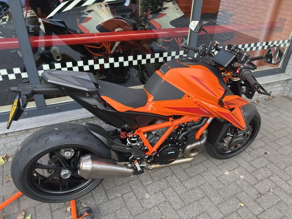 KTM 1390 SUPER DUKE R 2025, Motoren, Naked bike, Gebruikt, Bedrijf