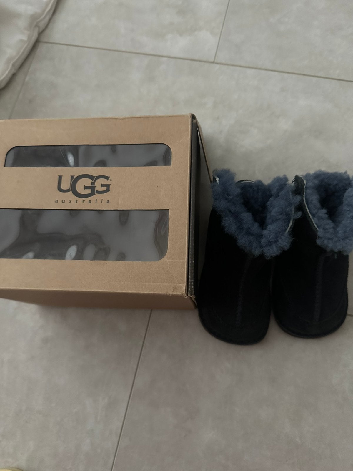 Ugg slofjes voor bsby maat 19, Overige typen, Ophalen of Verzenden, Zo goed als nieuw, Jongen