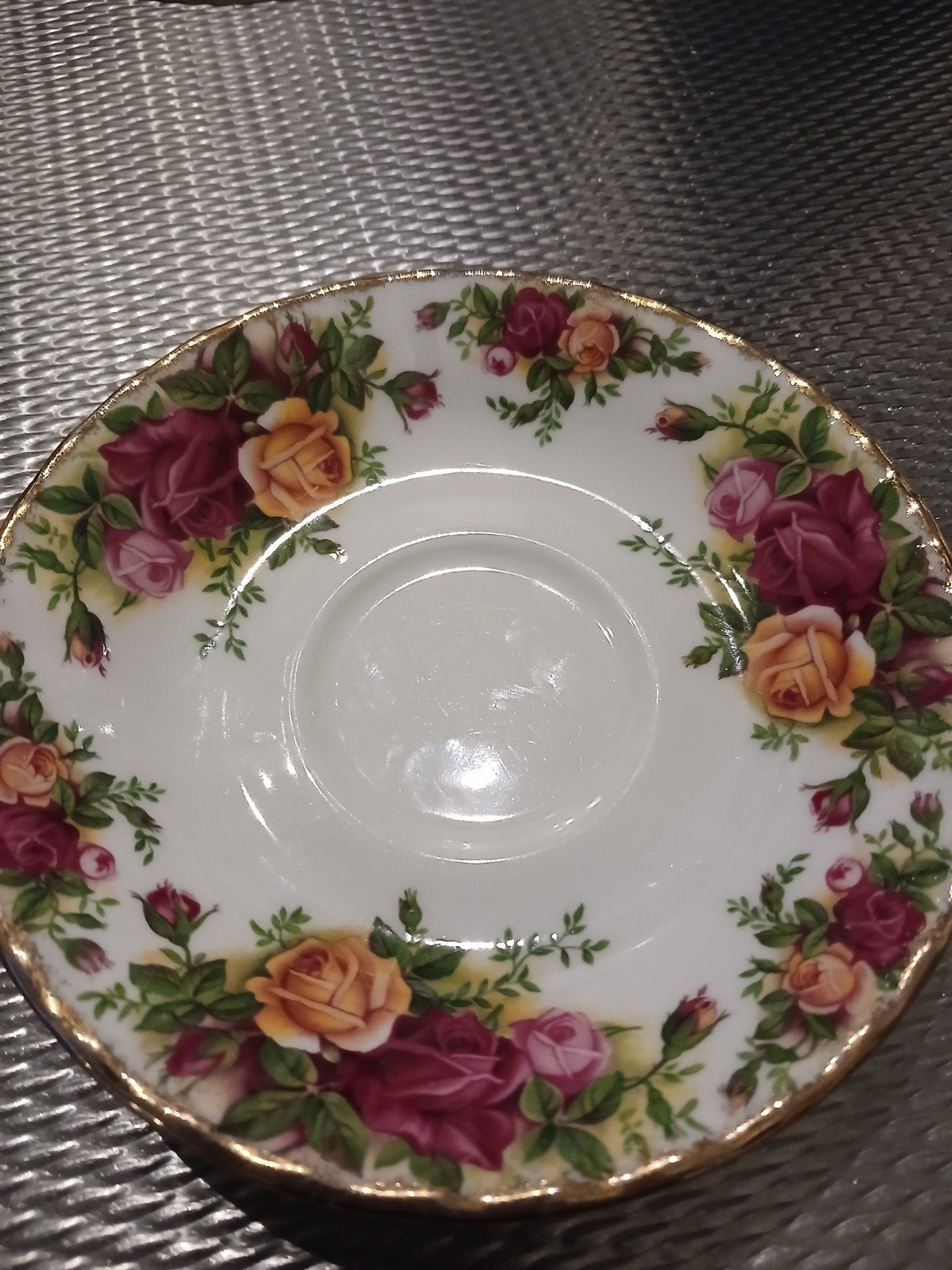 Royal Albert Old Country Roses Schotel thee groot, Huis en Inrichting, Keuken | Servies, Ophalen, Zo goed als nieuw