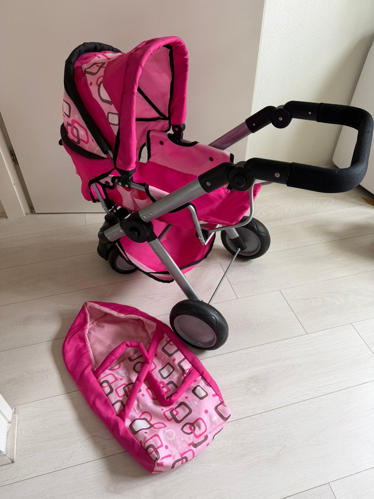 2 x poppenwagen, Ophalen, Zo goed als nieuw, Babypop