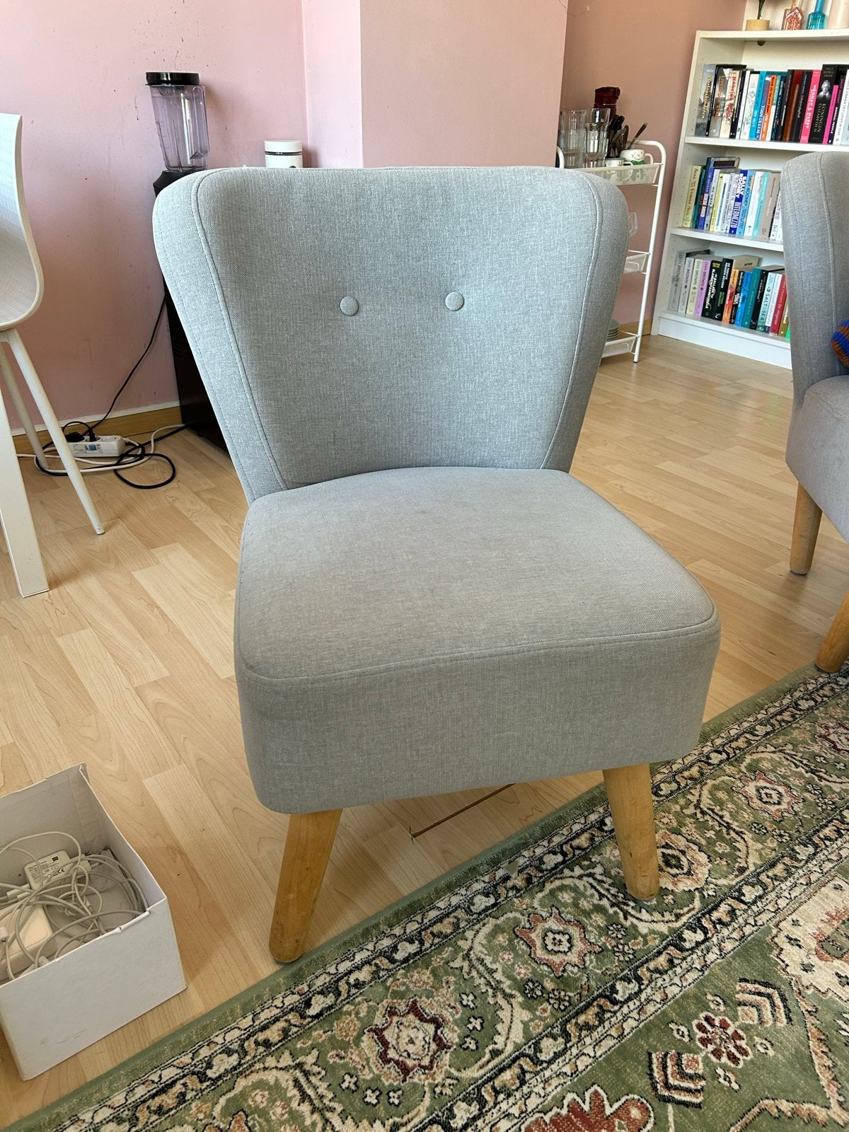Grijze stoffen stoel, 76 cm hoog, Ophalen, Gebruikt, Hout, Eén