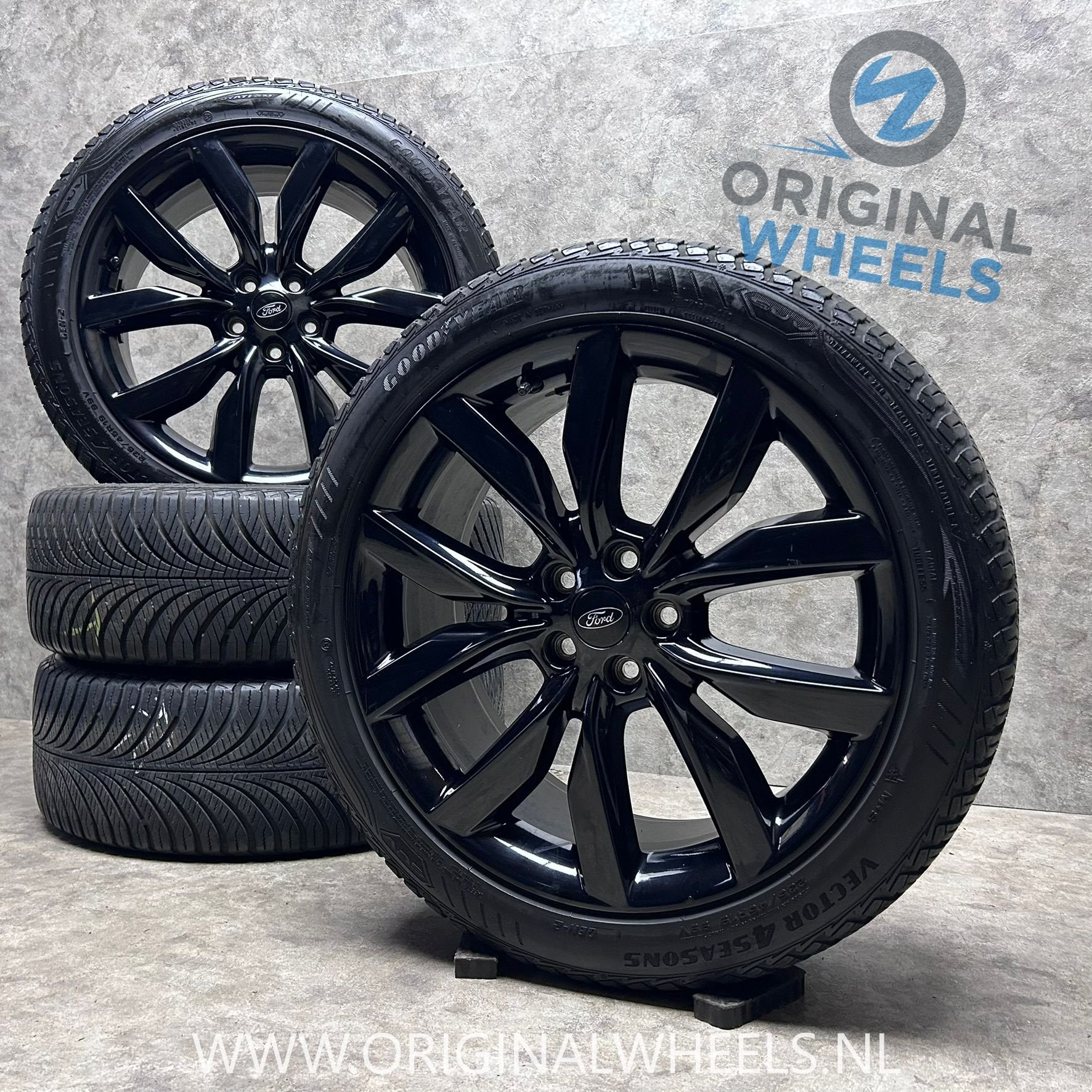 19 inch originele velgen + all season banden Ford Kuga MK2