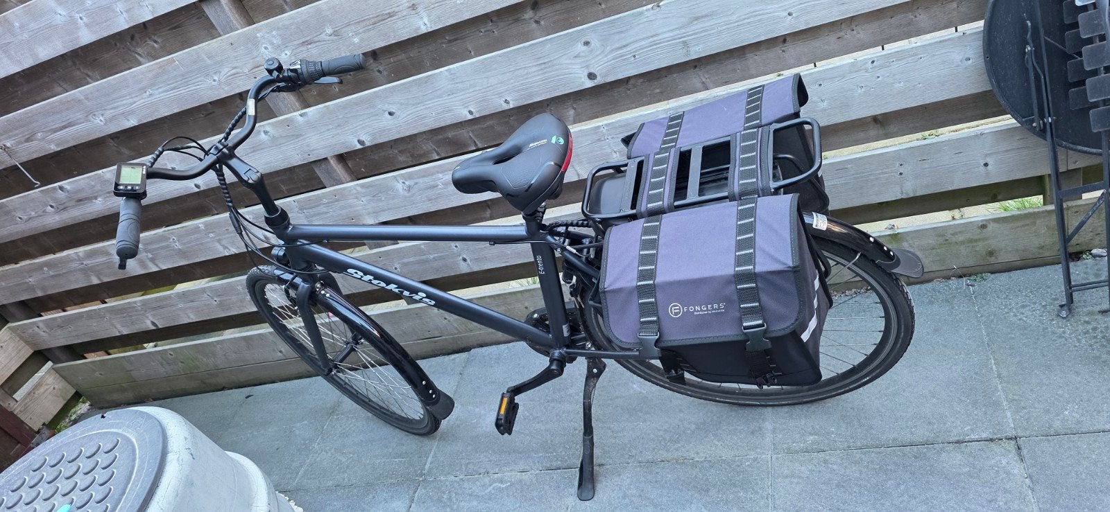 Stokvis E-bike met fietstassen en sloten, Zo goed als nieuw, 51 tot 55 cm, 50 km per accu of meer, Ophalen