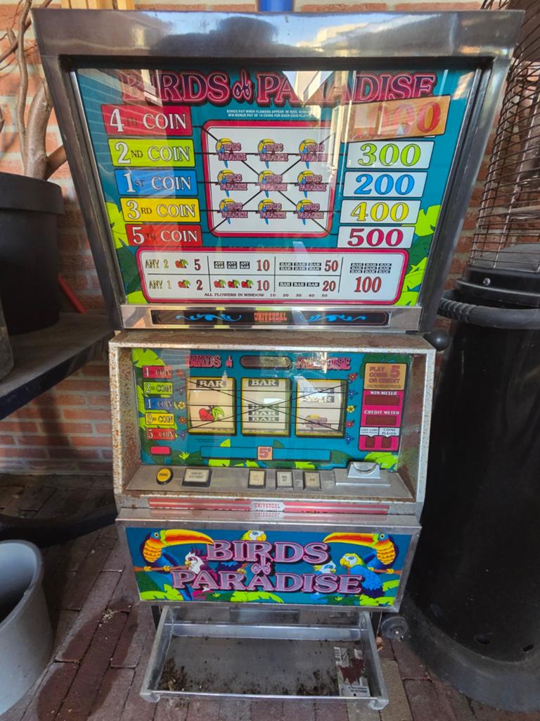 Birds of Paradise Gokkast van het merk Universal., Verzamelen, Automaten | Gokkasten en Fruitautomaten, Gebruikt, Overige munten