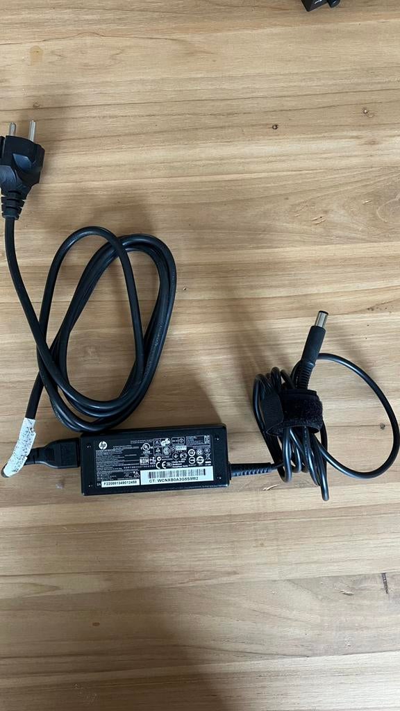 HP adapter laptop ( 2 stuks ), Ophalen of Verzenden, Zo goed als nieuw