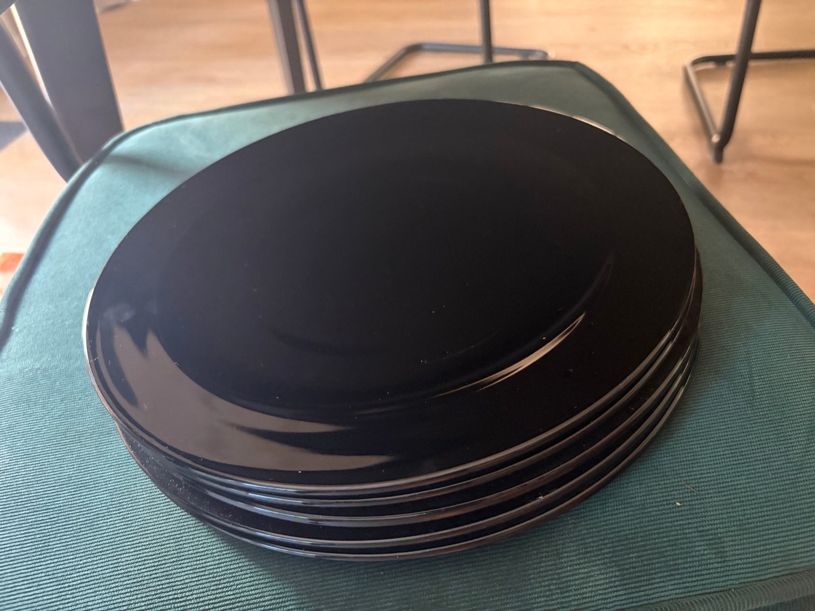 Gratis 5 borden, 30 cm doorsnede, Huis en Inrichting, Keuken | Servies, Ophalen of Verzenden, Gebruikt, Bord(en)