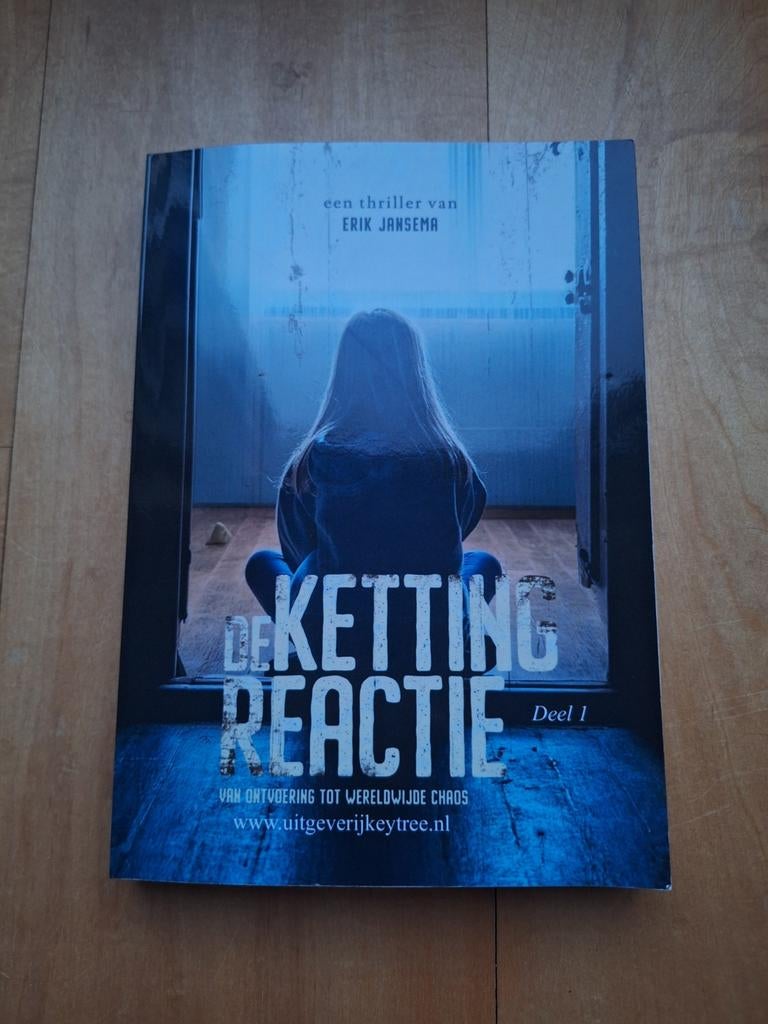 De Kettingreactie deel 1, Boeken, Thrillers, Zo goed als nieuw, Nederland, Ophalen of Verzenden