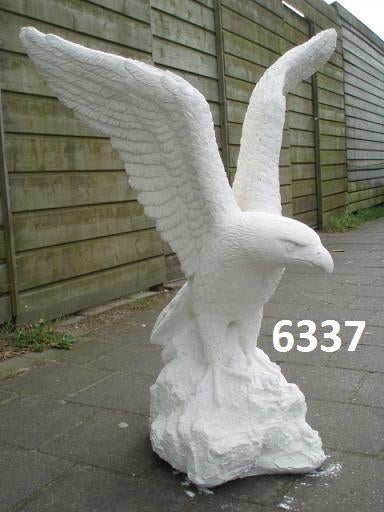 Adelaar   ( arend ). nr 6337., Tuin en Terras, Ophalen, Nieuw, Beton, Mensenbeeld
