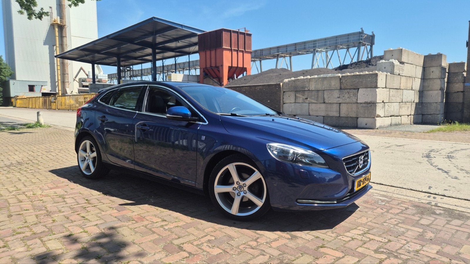 Volvo V40 2.0 D2 188PK! 2015 Blauw, Auto's, Volvo, Voorwielaandrijving, 4 cilinders, 1969 cc, Blauw
