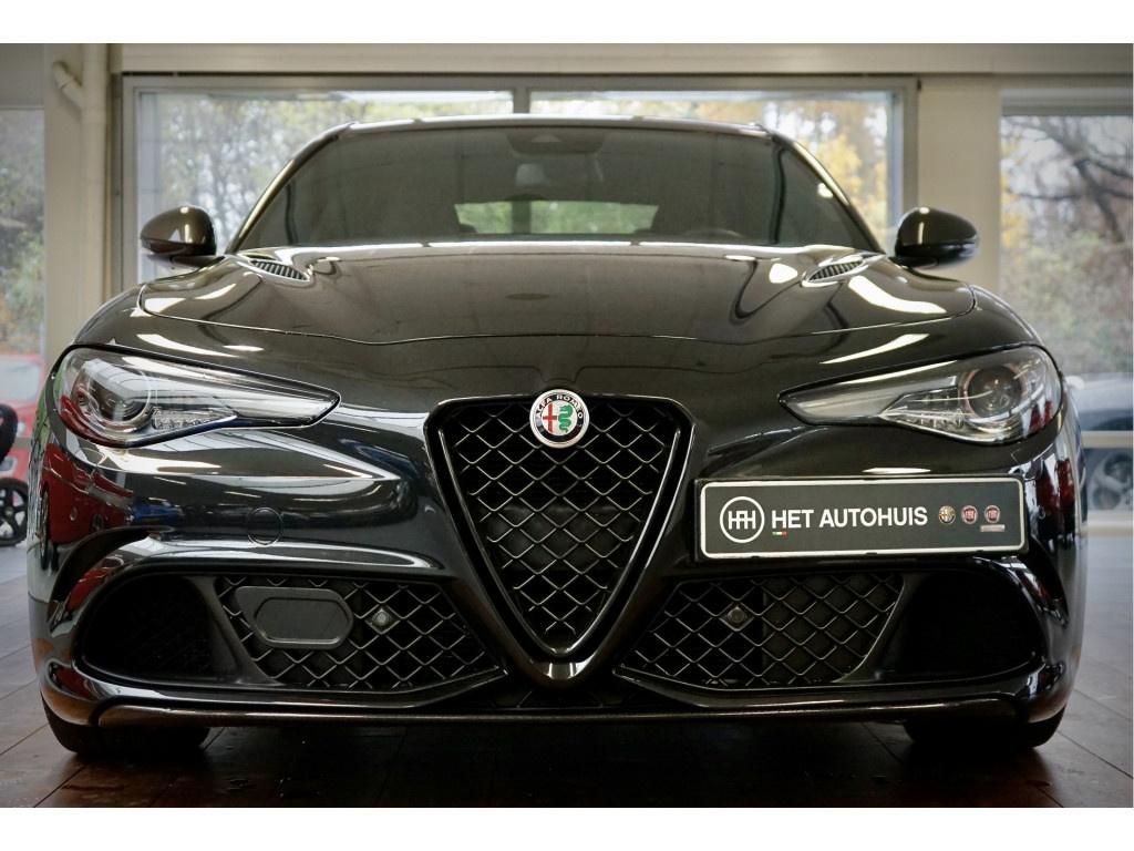 Alfa Romeo Giulia 2.9 V6 Quadrifoglio | 12 maanden garantie, Auto's, 12 maanden, Gebruikt, 1595 kg, Zwart