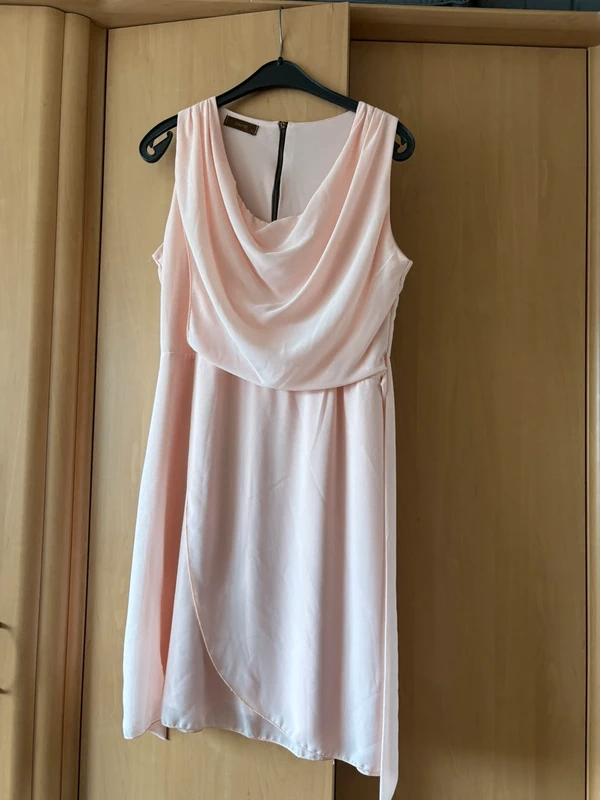 Mouwloze Zalmroze cocktail jurk, Kleding | Dames, Jurken, Maat 38/40 (M), Fame, Ophalen of Verzenden, Zo goed als nieuw