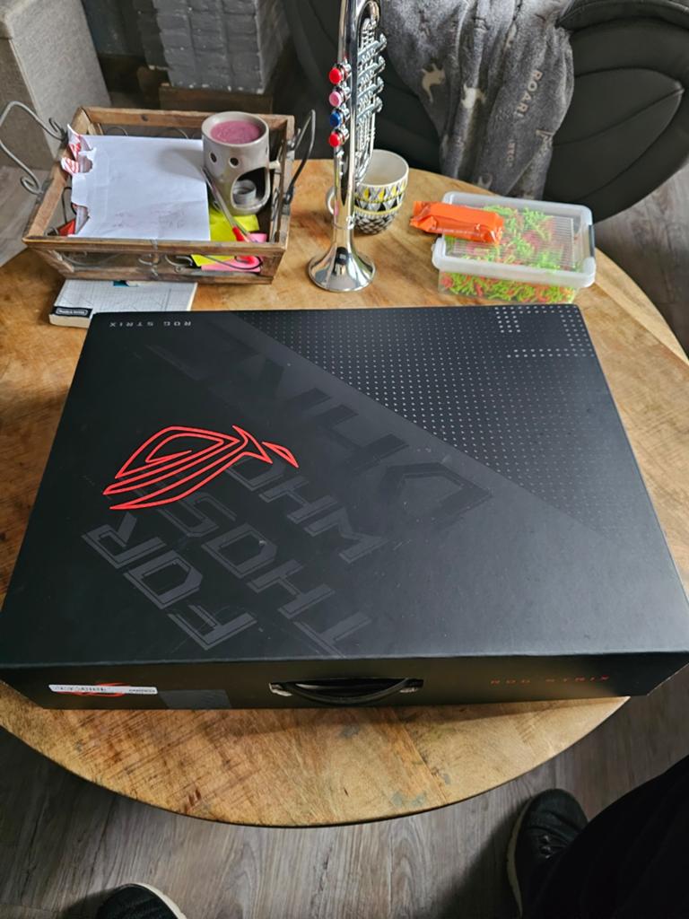 Asus rog strix ryzen r9  RTX 4070 17inch, Met videokaart, Zo goed als nieuw, AMD Ryzen 9, Gaming