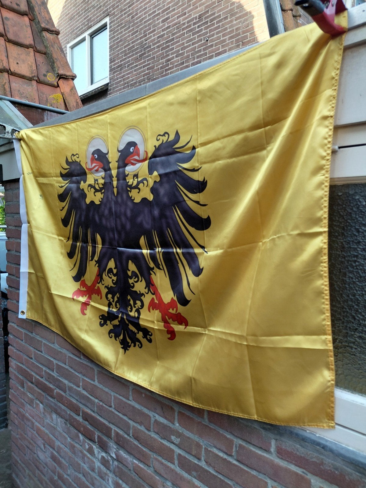 Vlag dubbele duitse adelaar, Ophalen, Nieuw