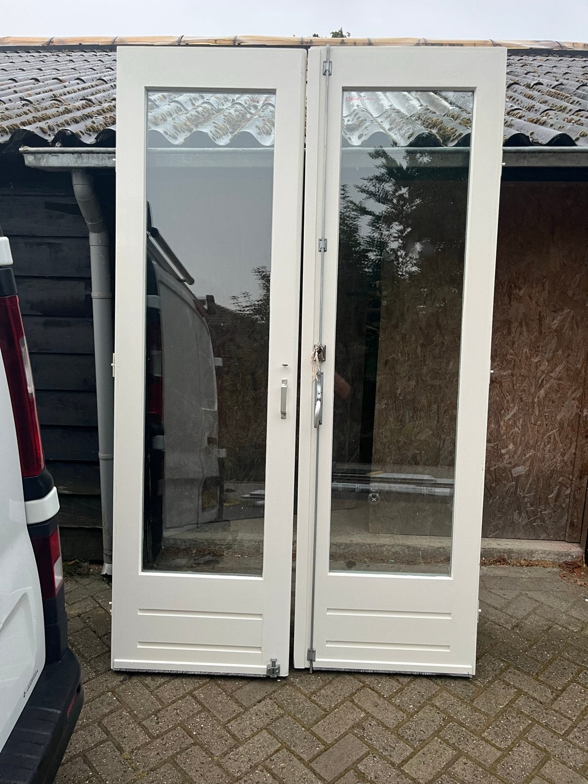 Stolpstel van 2 witte deuren met glas, Doe-het-zelf en Verbouw, Deuren en Horren, Ophalen, Gebruikt, 80 tot 100 cm, Binnendeur