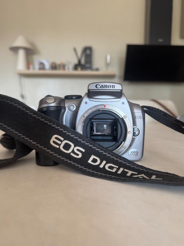 Canon EOS300D Body + accessoires, Ophalen, Gebruikt, Spiegelreflex, Canon