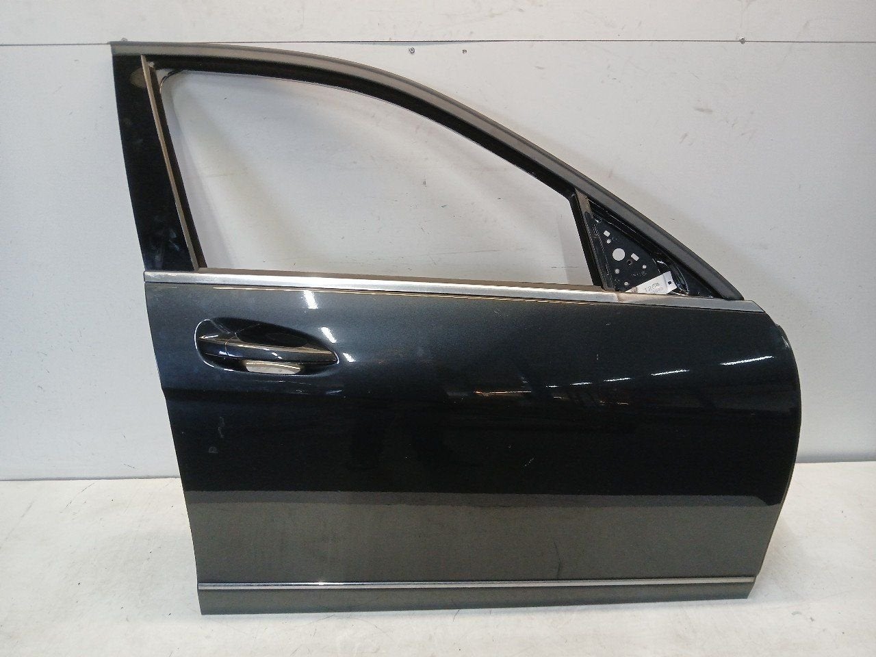 Portier rechts voor Mercedes-Benz C-Klasse, Onderdelen@venauto.nl, Van der Ven Autorecycling B.V., Gebruikt, Ettenseweg 76, 4706 PB Roosendaal, The Netherlands