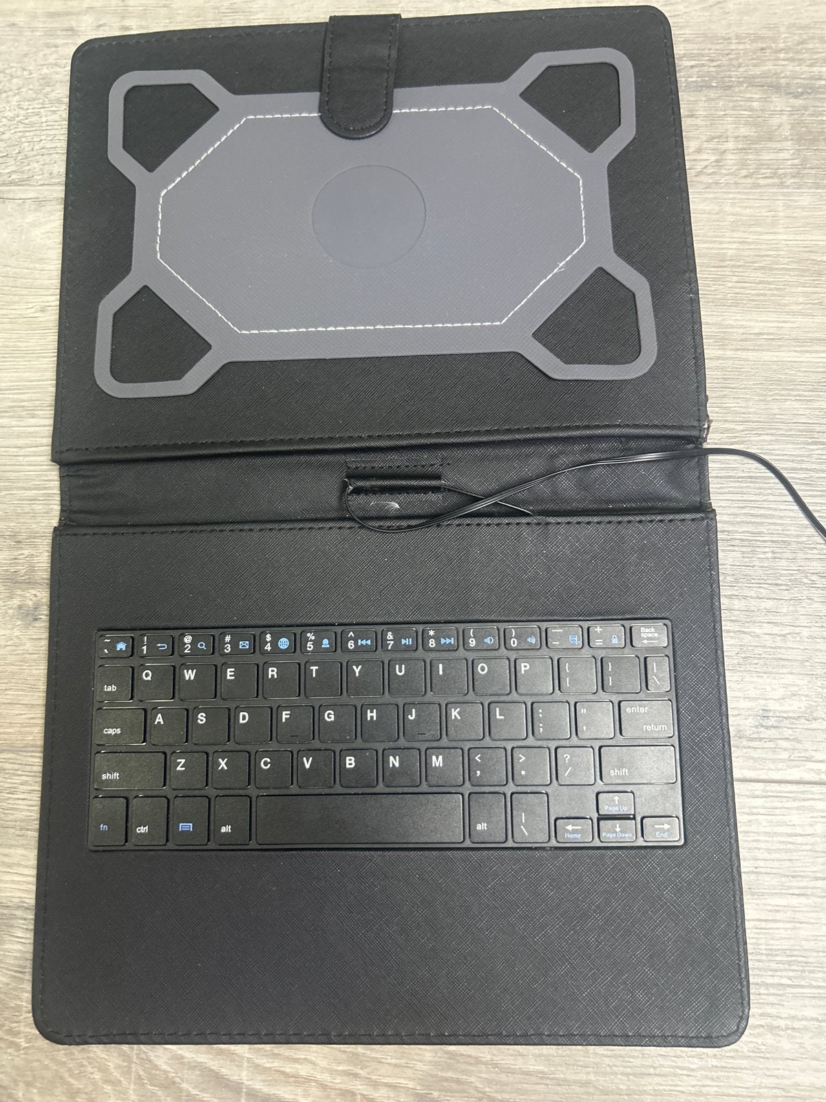 Universele Tablet Hoes met Toetsenbord - Zwart, Verzenden, Gebruikt, 10 inch, Bescherming voor- en achterkant