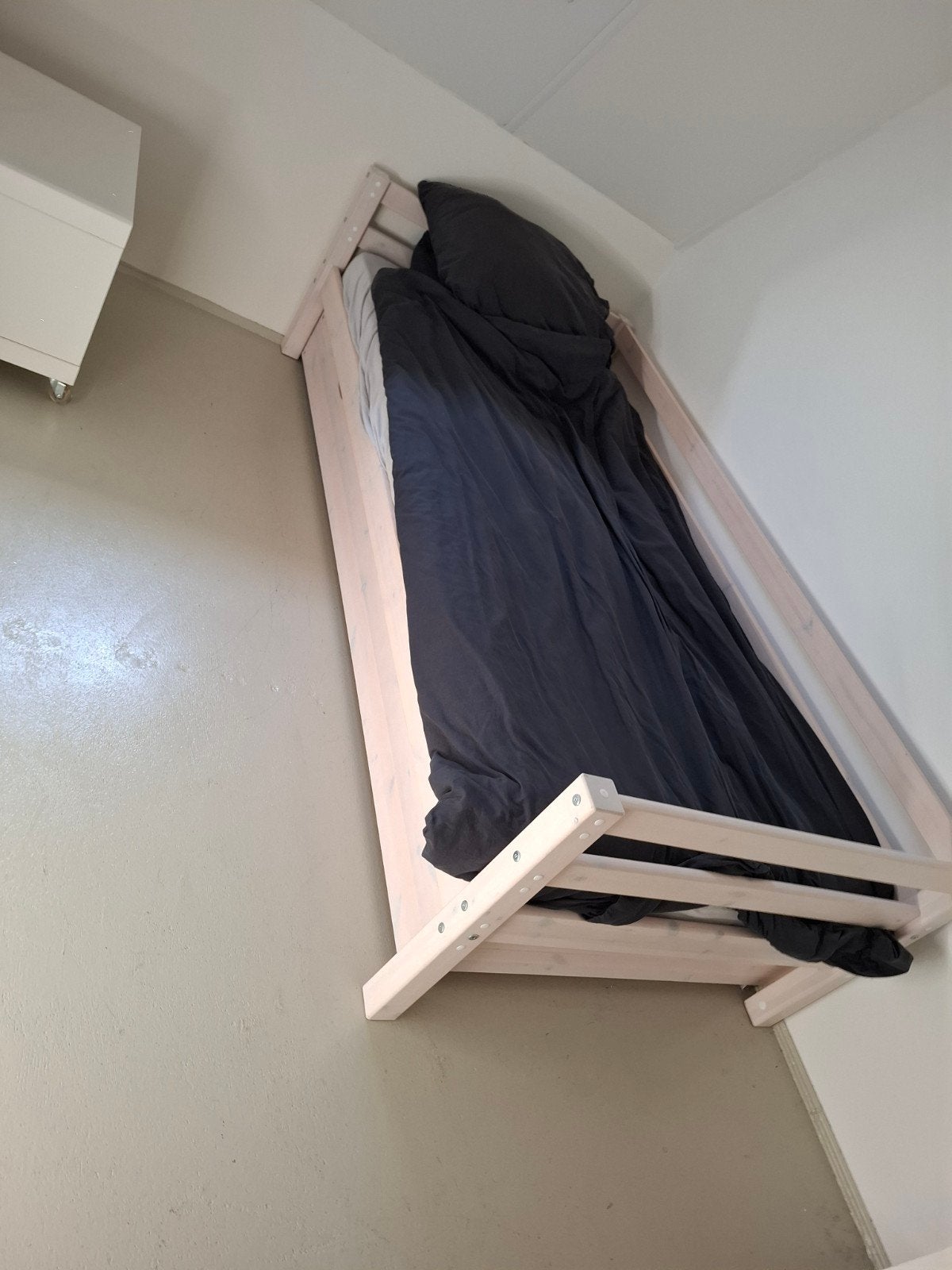 Gratis Eenpersoonsbed met uitschuifbaar logeerbed, Ophalen, 90 cm, 200 cm, Hout