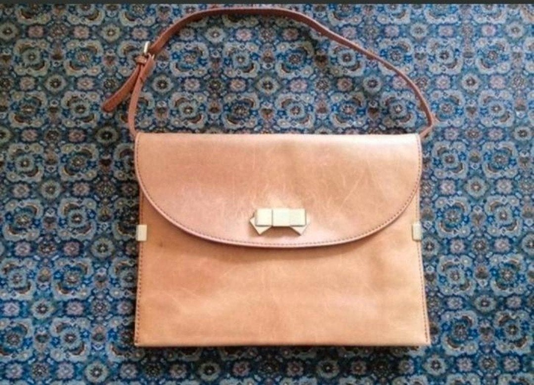 Uterqüe cognackleurige leren schoudertas/clutch 23x31 cm, Sieraden, Tassen en Uiterlijk, Ophalen of Verzenden, Zo goed als nieuw