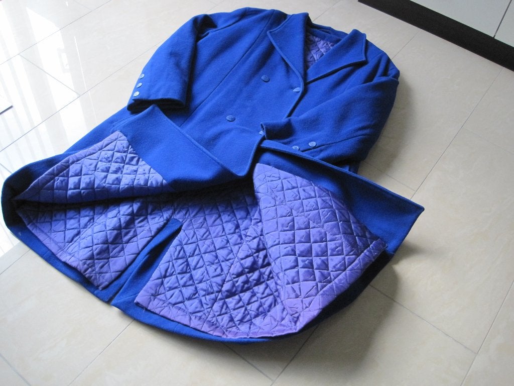 Lange blauwe wollen jas met gewatteerde voering mt 44/46, Ophalen, Zo goed als nieuw, Maat 42/44 (L), Blauw