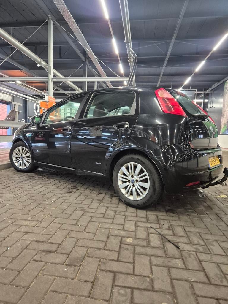 Fiat Punto 1.4 5DR 2006 Zwart Nieuwe APK!, Voorwielaandrijving, Stof, Zwart, 4 cilinders