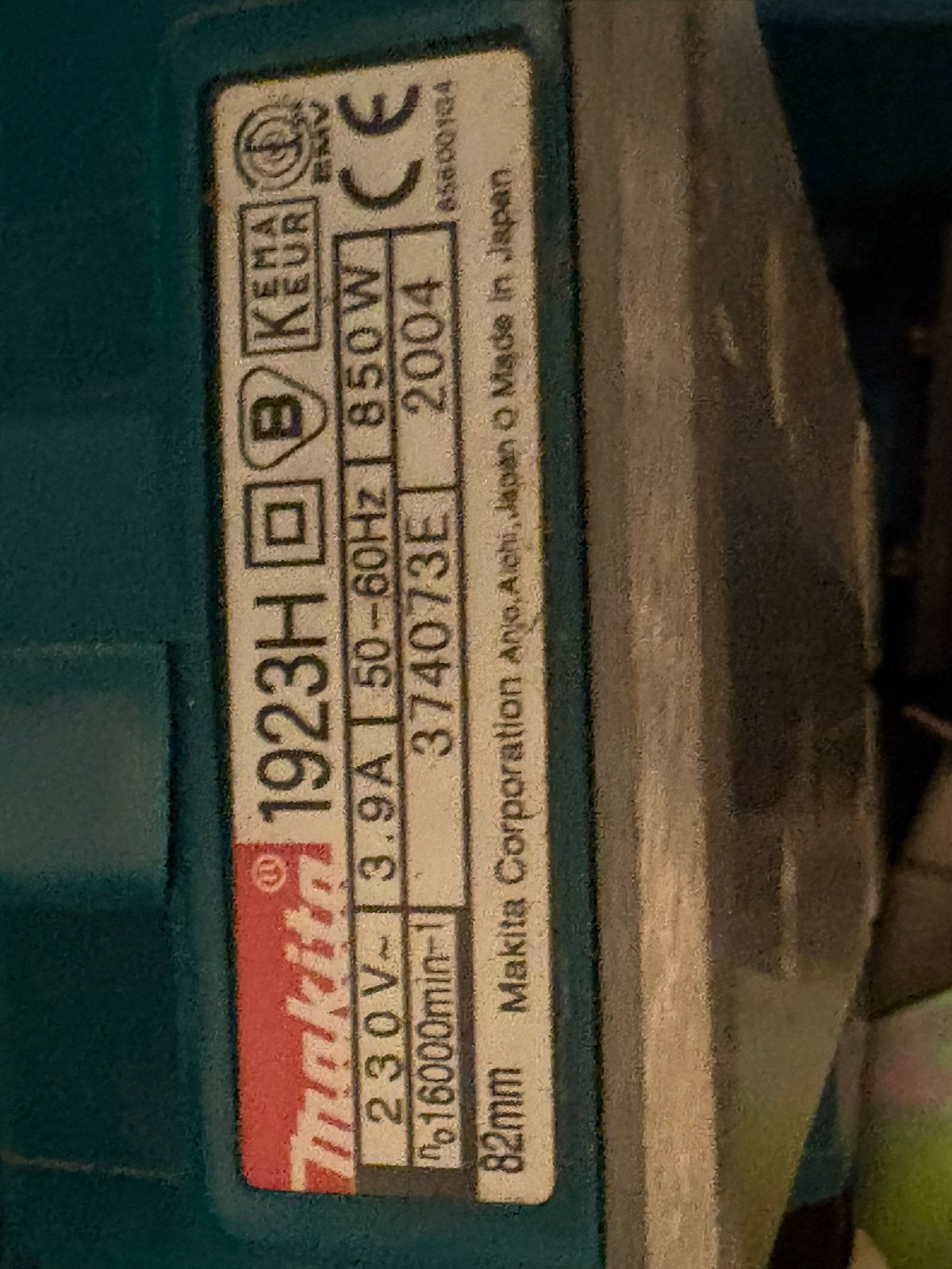 Makita 1923 H elektrische schaaf 850W - Zo goed als nieuw, Doe-het-zelf en Verbouw, Ophalen, Zo goed als nieuw, Elektrisch