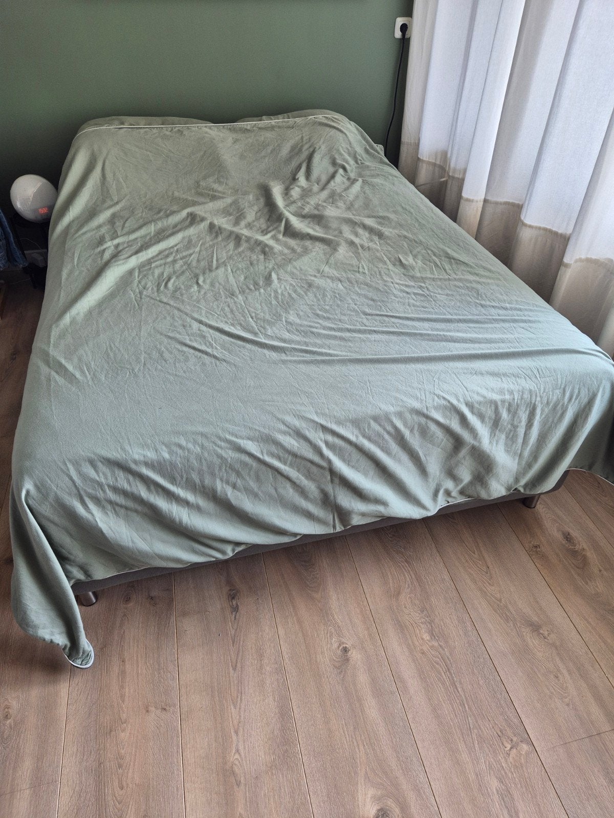IKEA Boxspring met matras en hoeslaken (140x200 cm), Huis en Inrichting, Slaapkamer | Bedden, Ophalen, Tweepersoons, 140 cm, Zo goed als nieuw