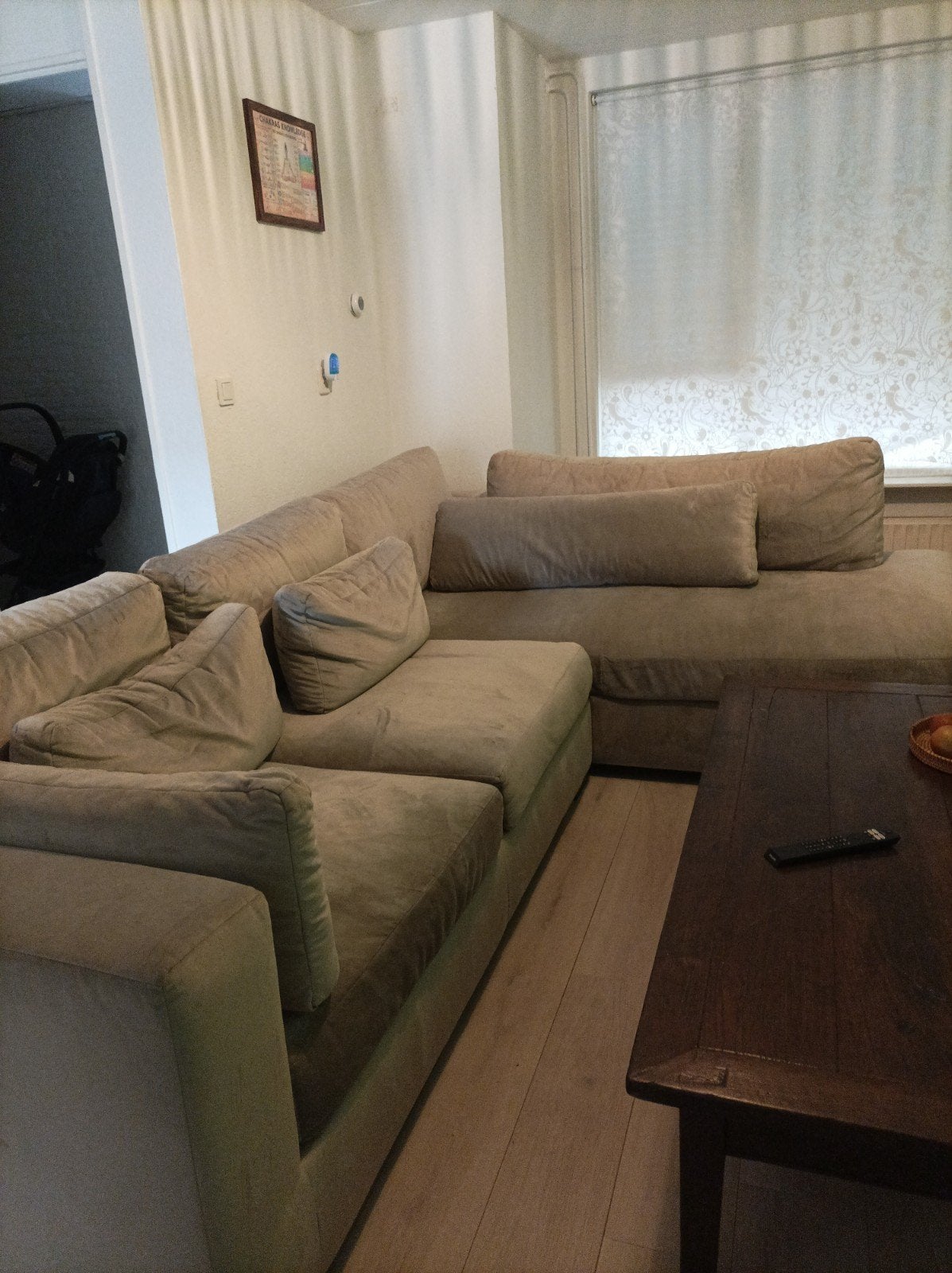 Comfortabele hoekbank - Zo goed als nieuw, 250 tot 300 cm, Modern en comfortabel, Hoekbank, Ophalen of Verzenden