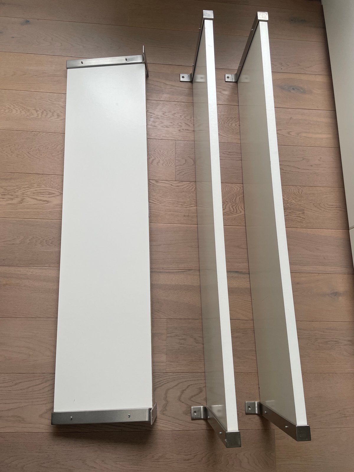 3 IKEA JÄRPEN wandplanken 120x28 cm met beugels, Ophalen, Gebruikt