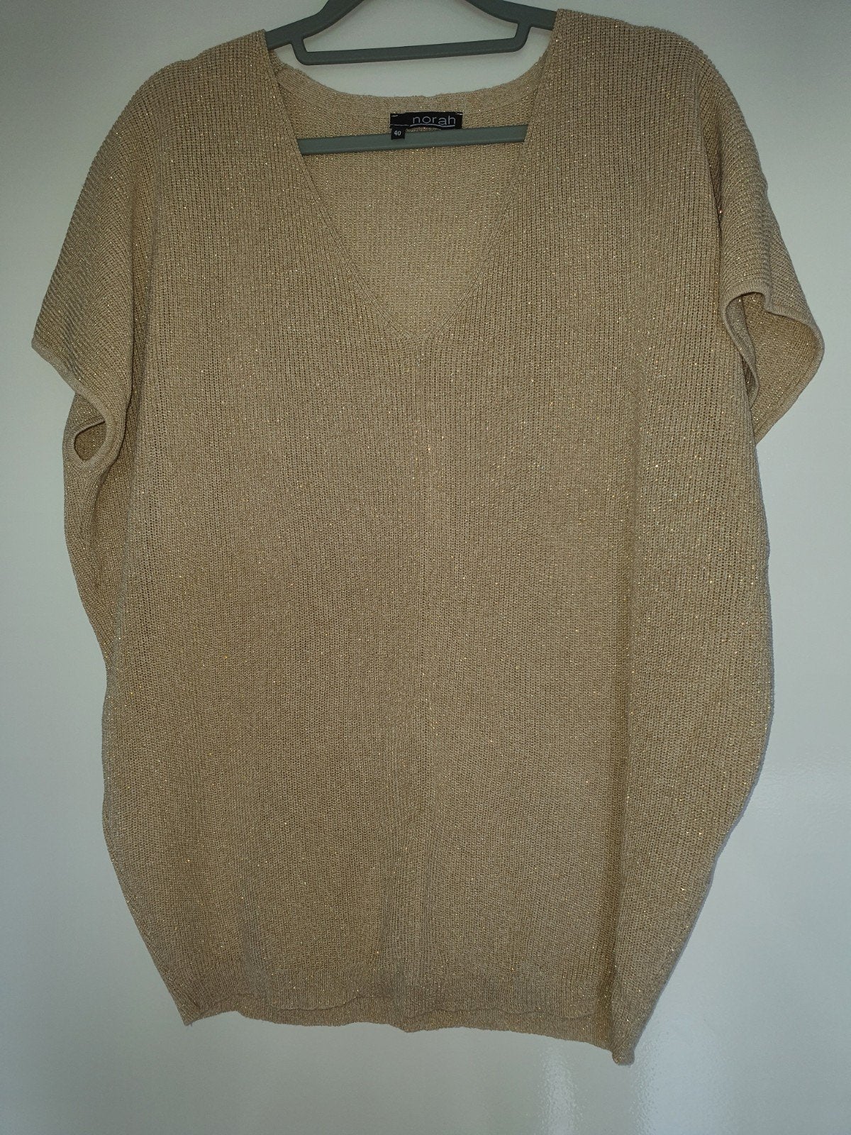 Gouden Norah trui maat 40/42 (L) met glitter, Maat 42/44 (L), Ophalen of Verzenden, Zo goed als nieuw, Norah