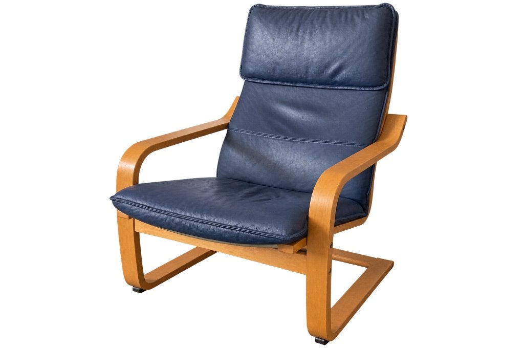 IKEA Poäng fauteuil – 1x blauw leer + 1x crème kussens, Ophalen, Hout, Gebruikt, Blauw