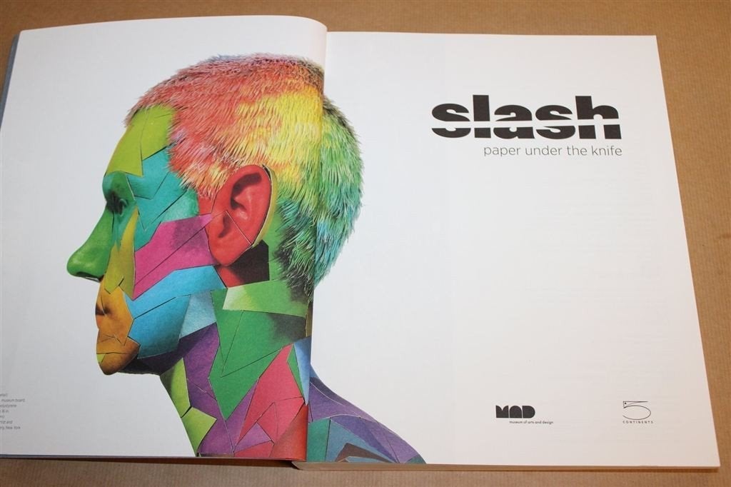 Slash Paper under the Knife — Hedendaagse Papierkunst, Ophalen of Verzenden, Zo goed als nieuw