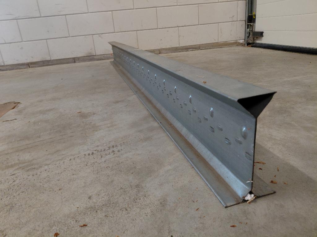 VBI renovatieliggers / stalen liggers – 2100 mm – nieuwstaat, Doe-het-zelf en Verbouw, Ophalen, Zo goed als nieuw, Overige metalen