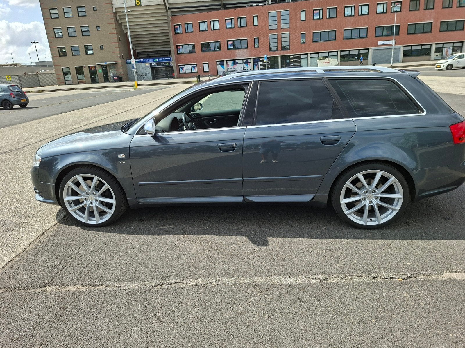Audi S4 4.2 253KW Avant Quattro AUT 2005 Grijs, Auto's, Automaat, Stationwagon, Vierwielaandrijving, S4