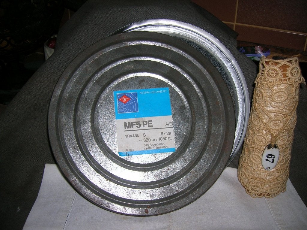 Agfa Gevaert 16 mm filmblik leeg diameter 23,5 cm., Ophalen of Verzenden