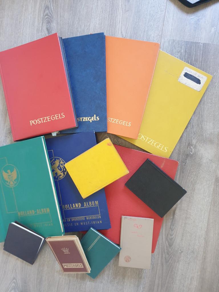 Wereld verzameling postzegels in albums doos vol, Postzegels en Munten, Postzegels | Volle albums en Verzamelingen, Ophalen of Verzenden