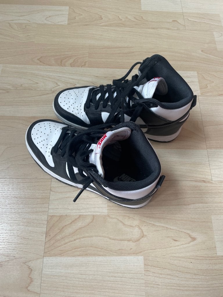 Nike - Women’s Dunk High Black and White maat 37,5, Zwart, Nike, Ophalen of Verzenden, Sneakers of Gympen